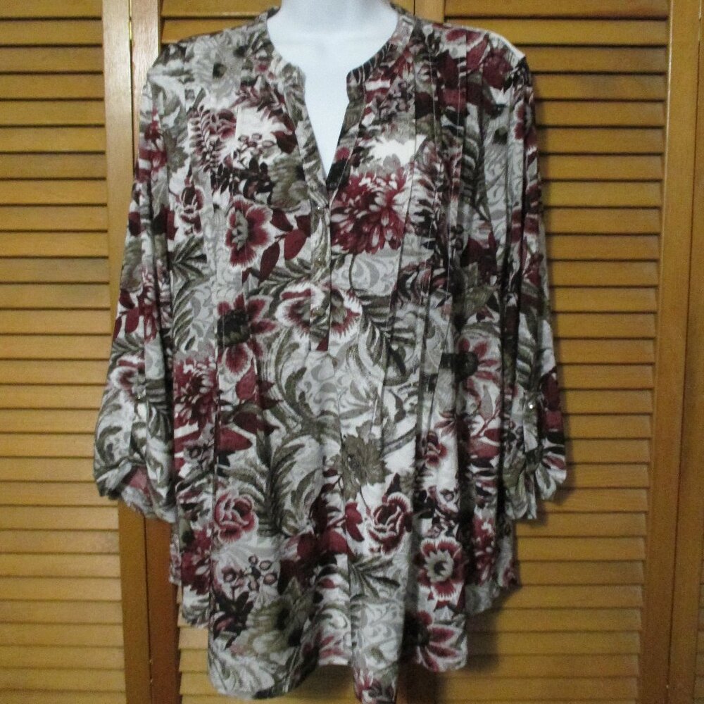 Ava & Grace top Whimsy, flowy, wash & wear stretchy with V neck pullover size L